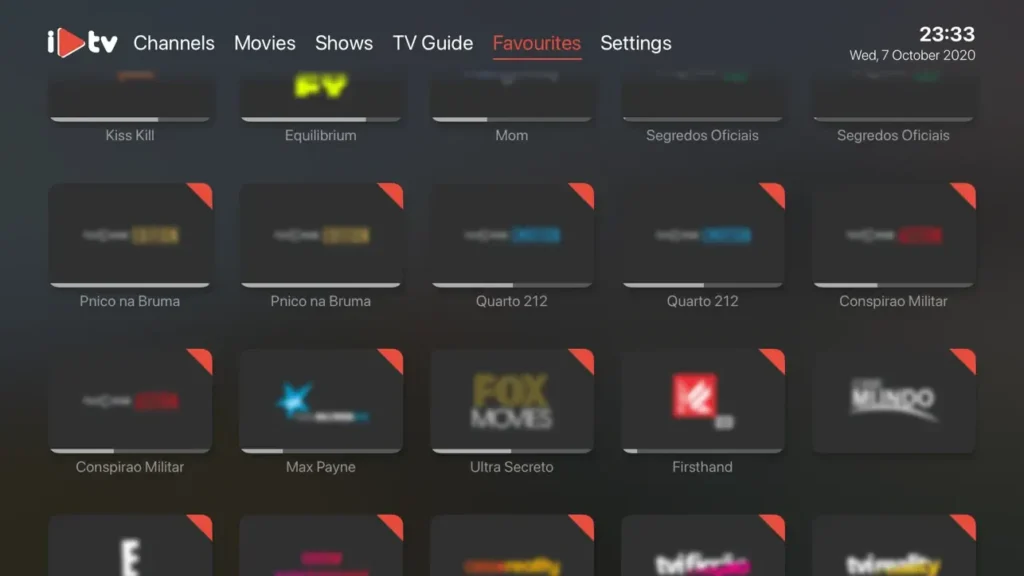 iPlayTV app hovedmeny på Apple TV som viser kanalrutenett med favoritter-fane valgt og programlister